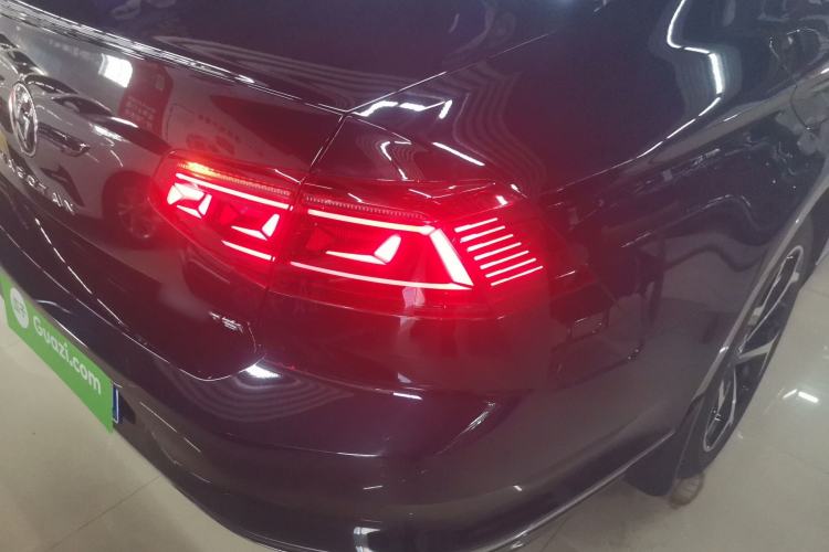 Used Volkswagen Magotan 2025 Zhongxiang Version 330TSI DSG Luxury Edition Exterior 6