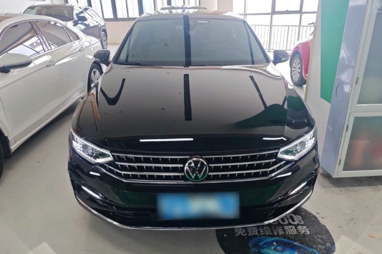 Used Volkswagen Magotan 2025 Revised Version 2 Zhongxiang Edition 330TSI DSG Luxury Trim Front