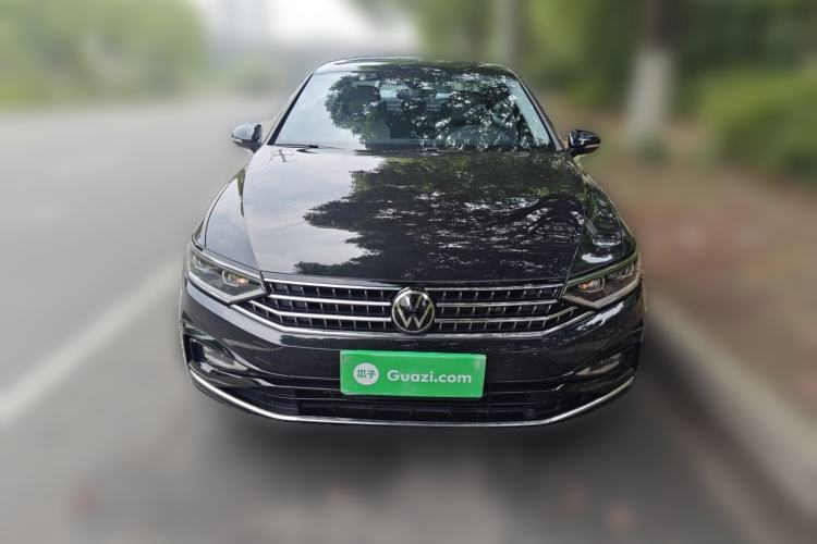 Used Volkswagen Magotan 2025 Zhongxiang Version 330TSI DSG Luxury Edition Front