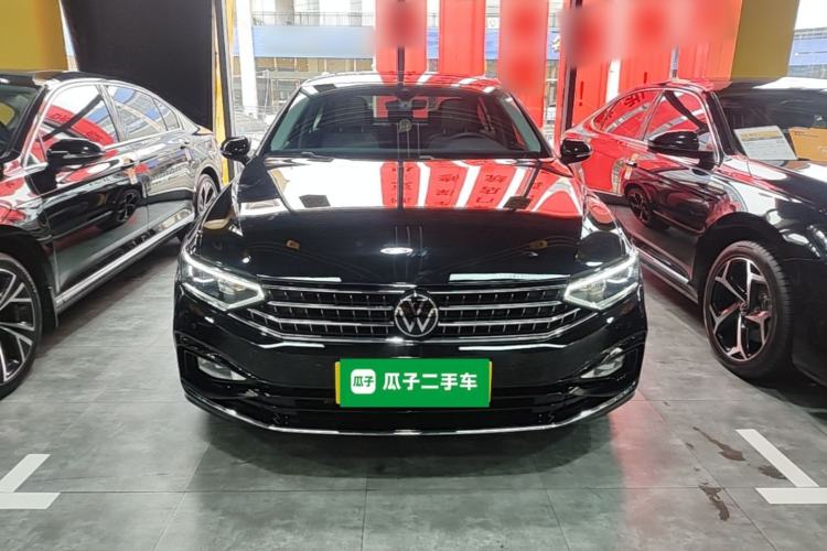 Used Volkswagen Magotan 2025 Revised Version Zhongxiang Edition 330TSI DSG Luxury Trim Front