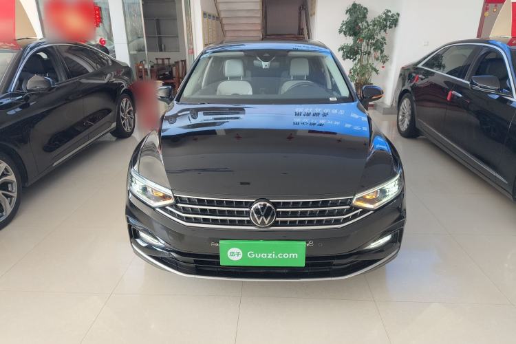 Used Volkswagen Magotan 2025 Revised Version Zhongxiang Edition 330TSI DSG Luxury Trim Front