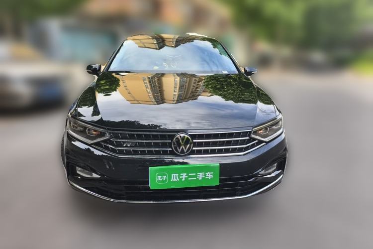 Used Volkswagen Magotan 2025 Revised Version 2 Zhongxiang Edition 330TSI DSG Luxury Trim Front