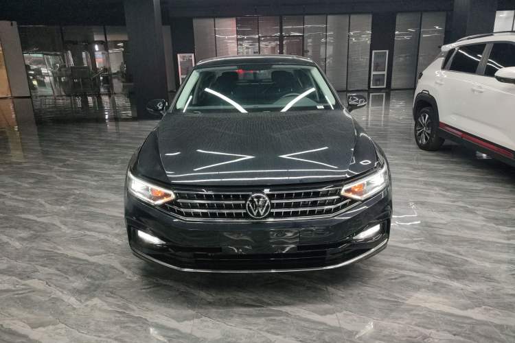Used Volkswagen Magotan 2025 Zhongxiang Version 280TSI DSG Comfort Edition Front