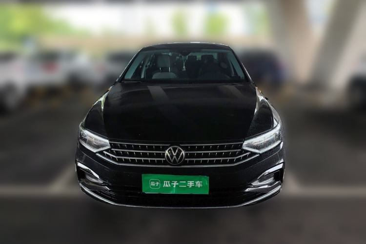 Used Volkswagen Magotan 2025 Revised Version 2 Zhongxiang Edition 330TSI DSG Luxury Trim Front