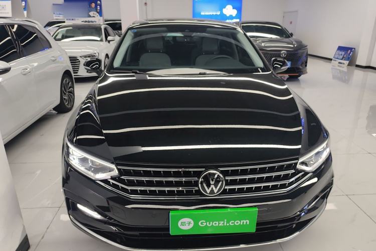 Used Volkswagen Magotan 2025 Zhongxiang Version 330TSI DSG Luxury Edition Front