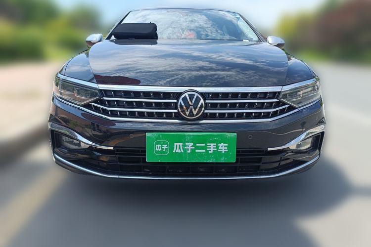 Used Volkswagen Magotan 2025 Zhongxiang Version 330TSI DSG Luxury Edition Front