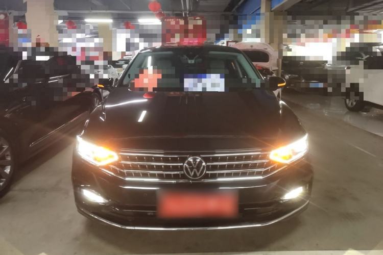 Used Volkswagen Magotan 2025 Zhongxiang Version 330TSI DSG Luxury Edition Front