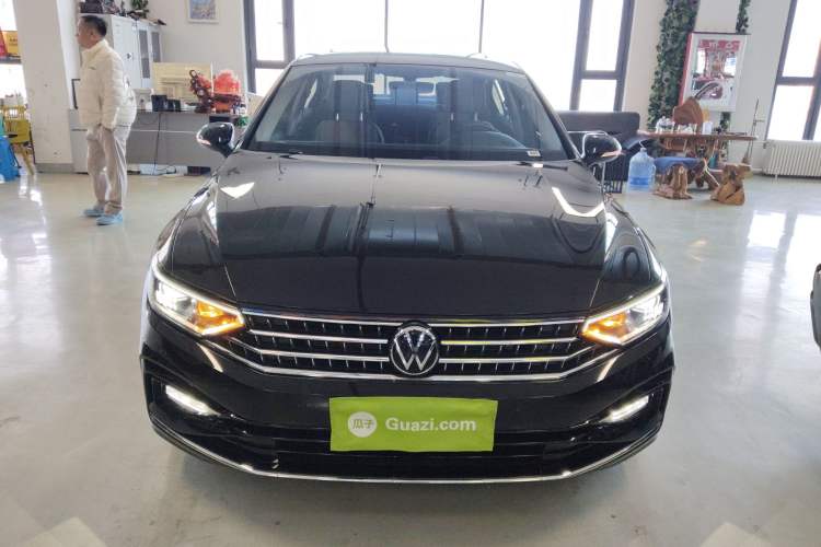 Used Volkswagen Magotan 2025 Revised Version Zhongxiang Edition 280TSI DSG Luxury Trim Front
