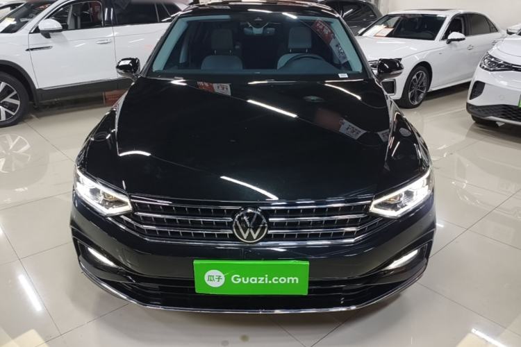 Used Volkswagen Magotan 2025 Revised Version Zhongxiang Edition 330TSI DSG Luxury Trim Front