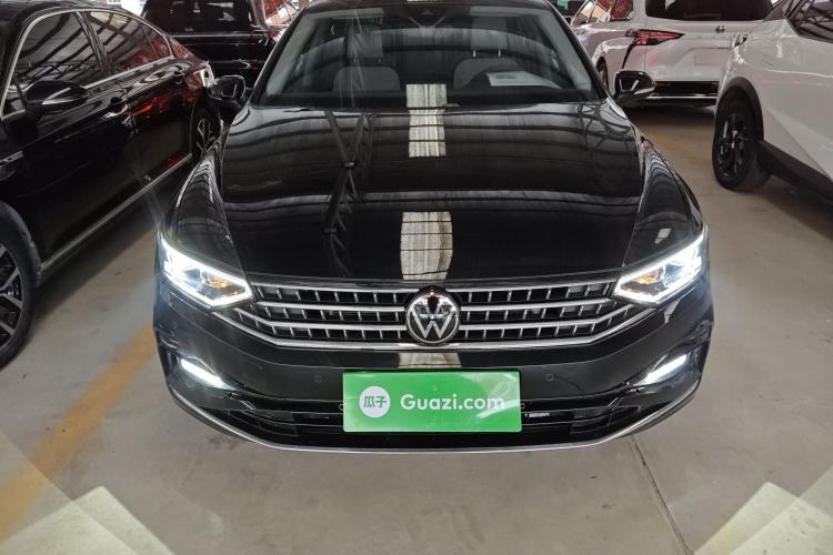 Used Volkswagen Magotan 2025 Revised Version Zhongxiang Edition 330TSI DSG Luxury Trim Front