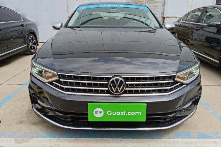 Used Volkswagen Magotan 2025 Zhongxiang Version 330TSI DSG Luxury Edition Front