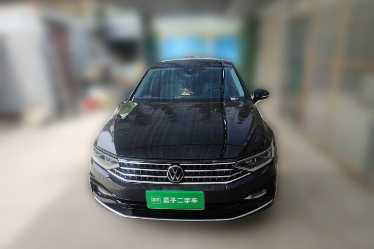 Used Volkswagen Magotan 2025 Zhongxiang Version 330TSI DSG Luxury Edition Front