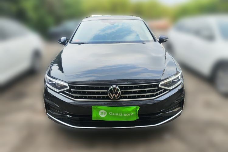 Used Volkswagen Magotan 2025 Revised Version 2 Zhongxiang Edition 330TSI DSG Luxury Trim Front