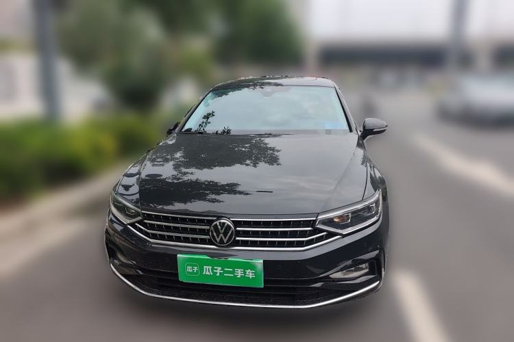 Used Volkswagen Magotan 2025 Zhongxiang Version 330TSI DSG Luxury Edition Front