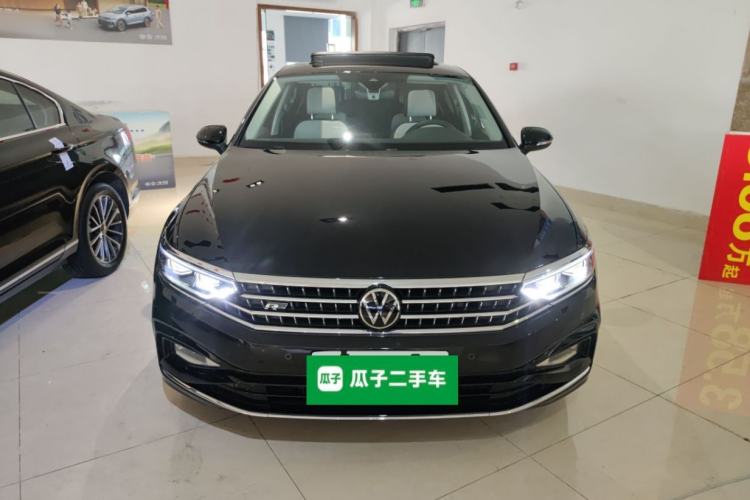 Used Volkswagen Magotan 2025 Revised Version 2 Zhongxiang Edition 330TSI DSG Luxury Trim Front