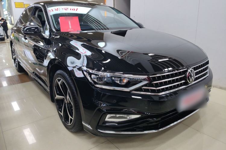 Used Volkswagen Magotan 2025 Zhongxiang Model 280TSI DSG Luxury Version Front Right 45 Deg