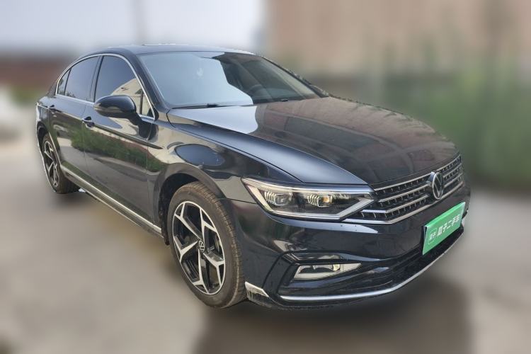 Used Volkswagen Magotan 2025 Revised Version 2 Zhongxiang Edition 330TSI DSG Luxury Trim Front Right 45 Deg