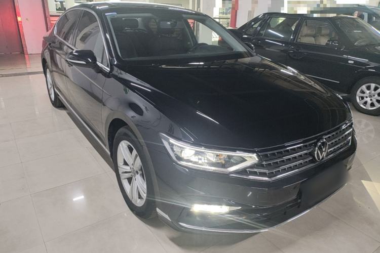 Used Volkswagen Magotan 2025 Zhongxiang Version 280TSI DSG Comfort Edition Front Right 45 Deg