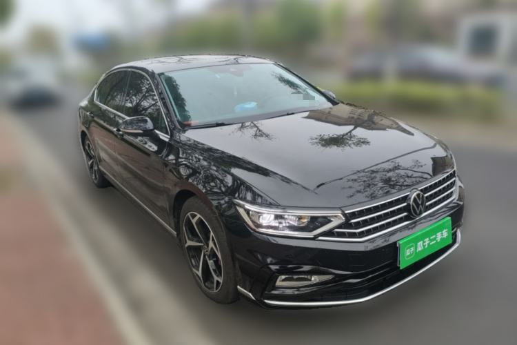 Used Volkswagen Magotan 2025 Revised Version 2 Zhongxiang Edition 330TSI DSG Luxury Trim Front Right 45 Deg