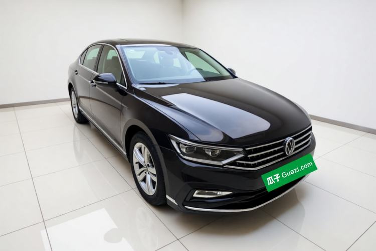 Used Volkswagen Magotan 2025 Zhongxiang Version 280TSI DSG Comfort Edition Front Right 45 Deg