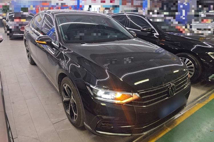 Used Volkswagen Magotan 2025 Revised Version 2 Zhongxiang Edition 330TSI DSG Luxury Trim Front Right 45 Deg