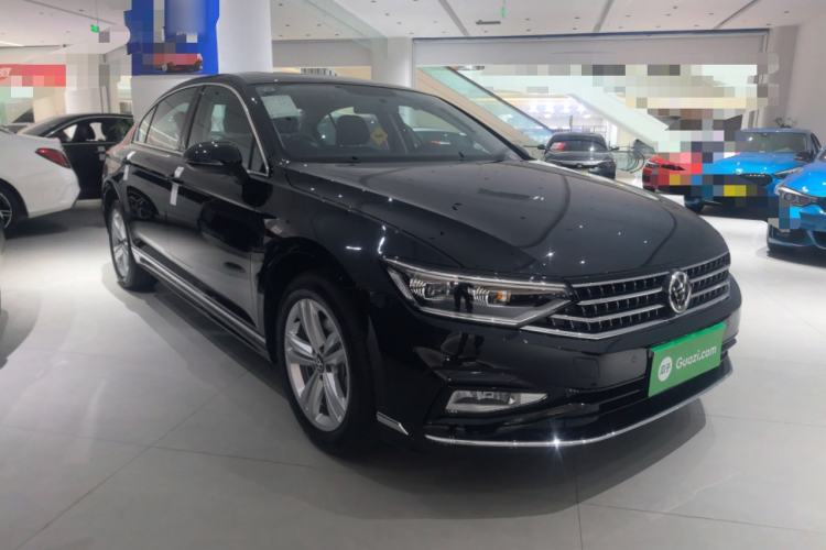 Used Volkswagen Magotan 2025 Zhongxiang Version 280TSI DSG Comfort Edition Front Right 45 Deg