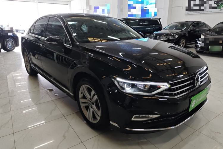 Used Volkswagen Magotan 2025 Zhongxiang Version 280TSI DSG Comfort Edition Front Right 45 Deg