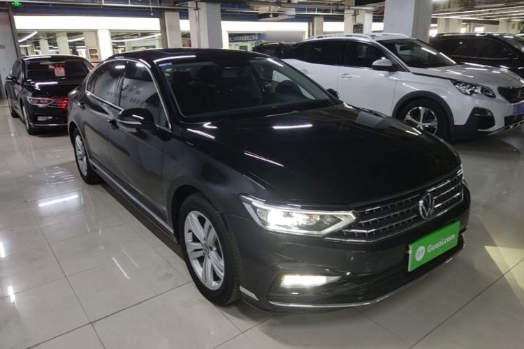 Used Volkswagen Magotan 2025 Zhongxiang Version 280TSI DSG Comfort Edition Front Right 45 Deg