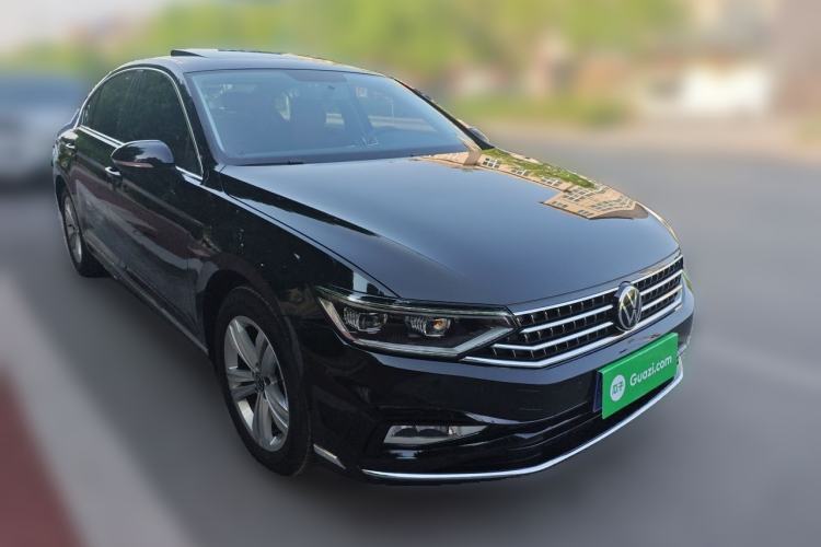 Used Volkswagen Magotan 2025 Zhongxiang Version 280TSI DSG Comfort Edition Front Right 45 Deg