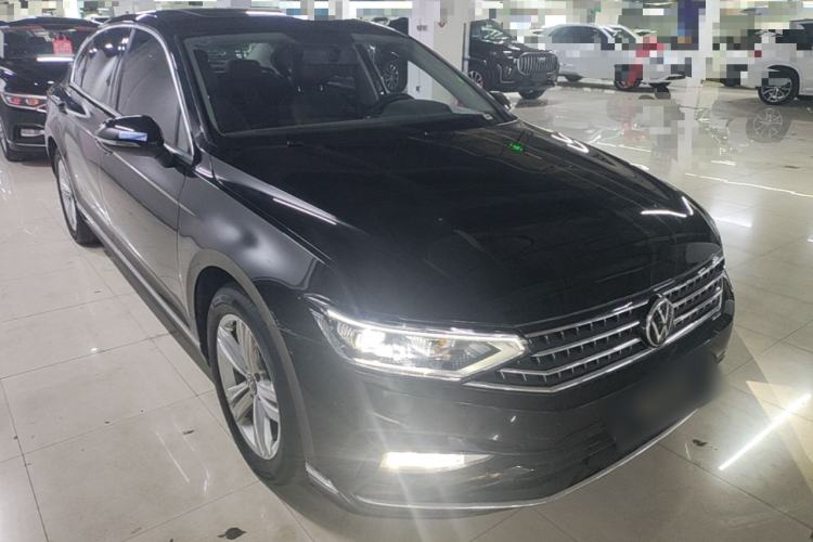 Used Volkswagen Magotan 2025 Zhongxiang Version 280TSI DSG Comfort Edition Front Right 45 Deg