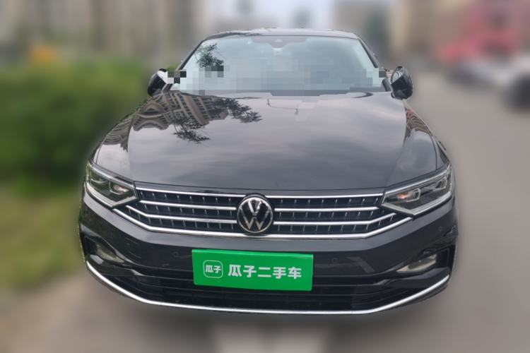 Used Volkswagen Magotan 2025 Revised Version Zhongxiang Edition 330TSI DSG Luxury Trim Front