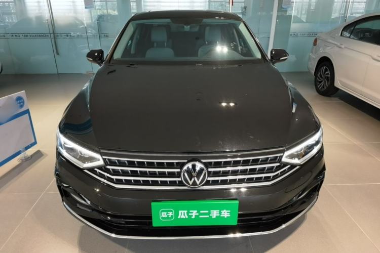 Used Volkswagen Magotan 2025 Revised Version Zhongxiang Edition 280TSI DSG Luxury Trim Front