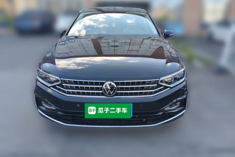 Used Volkswagen Magotan 2025 Revised Version Zhongxiang Edition 330TSI DSG Luxury Trim Front