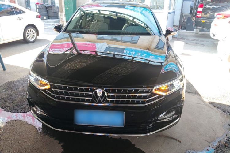 Used Volkswagen Magotan 2025 Revised Version 2 Zhongxiang Edition 330TSI DSG Luxury Trim Front