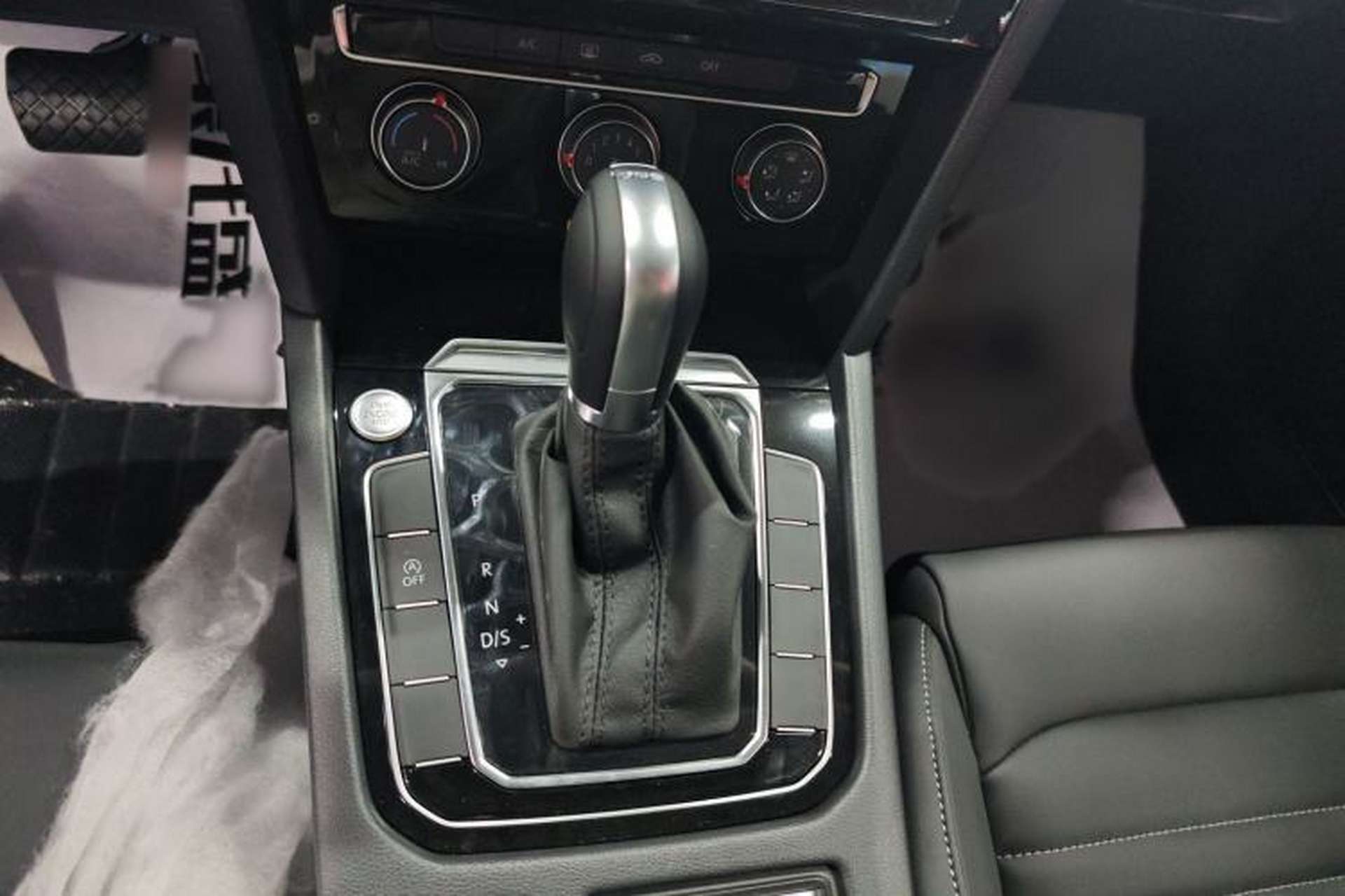 Used Volkswagen Magotan 2025 Zhongxiang Version 280TSI DSG Comfort Edition Gear Lever