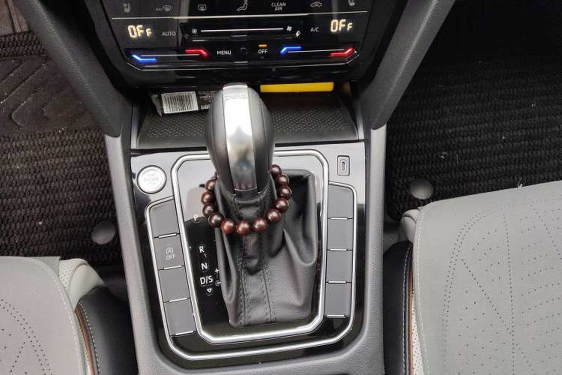 Used Volkswagen Magotan 2025 Zhongxiang Version 330TSI DSG Luxury Edition Gear Lever