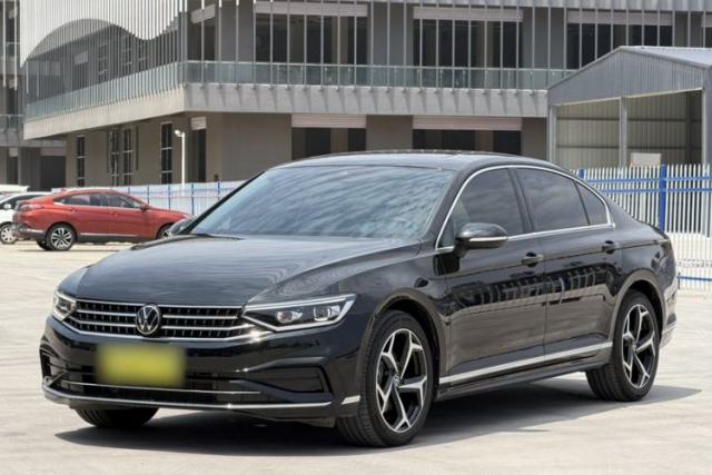 Used Volkswagen Magotan 2025 Revised Version 2 Zhongxiang Edition 330TSI DSG Luxury Trim