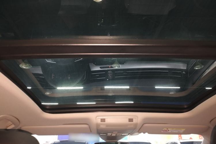 Used Volkswagen Magotan 2025 Zhongxiang Version 330TSI DSG Luxury Edition Headliner