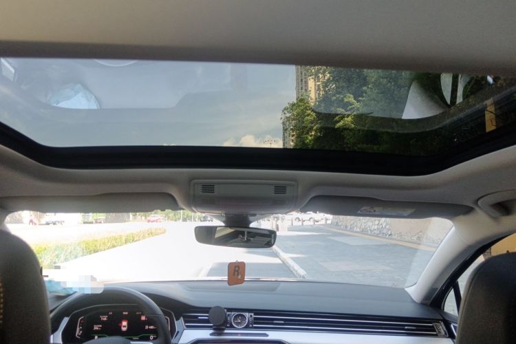Used Volkswagen Magotan 2025 Revised Version Zhongxiang Edition 330TSI DSG Luxury Trim Headliner