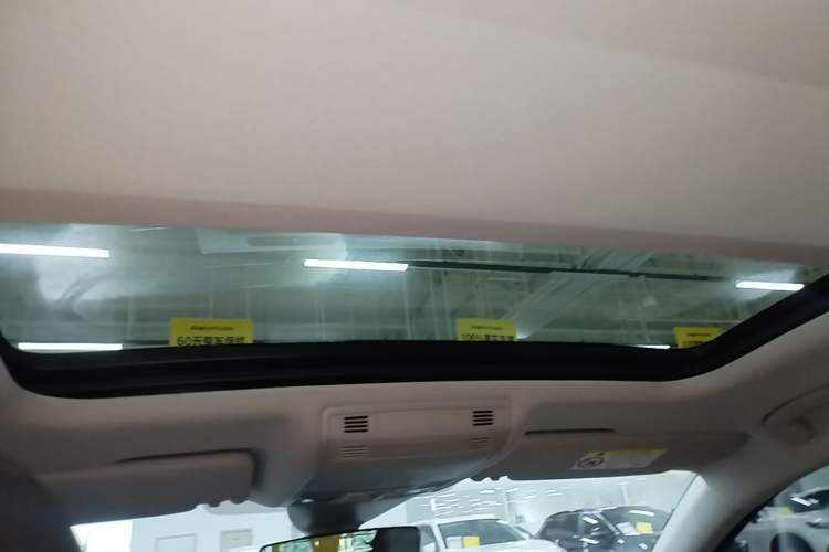 Used Volkswagen Magotan 2025 Zhongxiang Version 330TSI DSG Luxury Edition Headliner