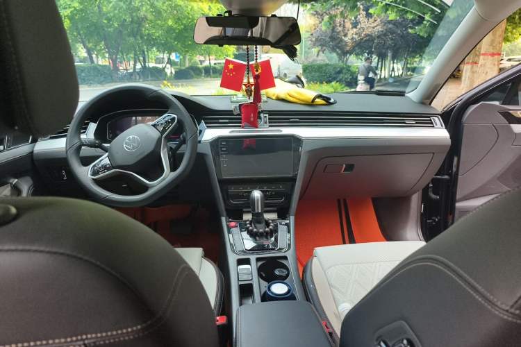 Used Volkswagen Magotan 2025 Revised Version 2 Zhongxiang Edition 330TSI DSG Luxury Trim Headliner