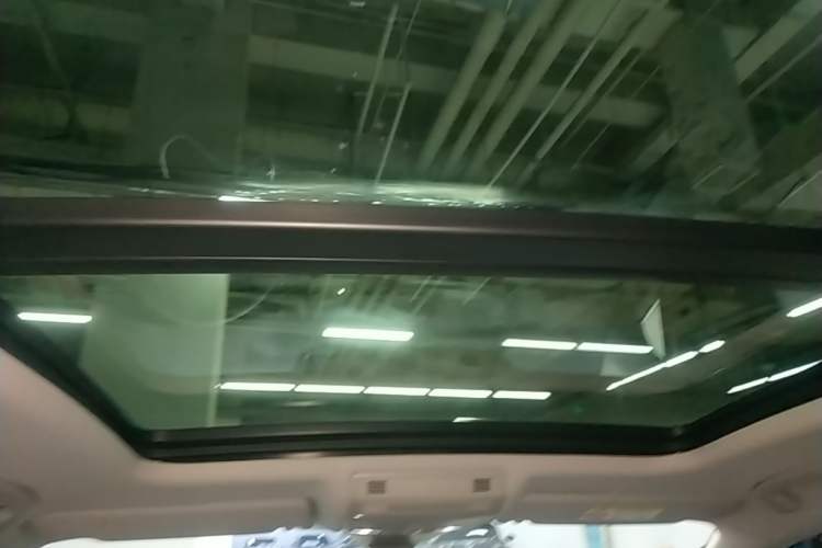 Used Volkswagen Magotan 2025 Revised Version Zhongxiang Edition 330TSI DSG Luxury Trim Headliner