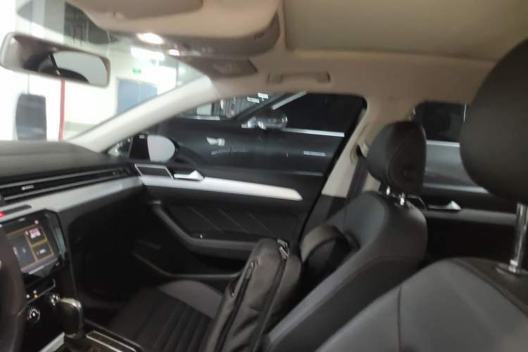 Used Volkswagen Magotan 2025 Zhongxiang Version 280TSI DSG Comfort Edition Headliner