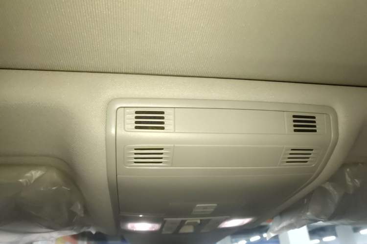 Used Volkswagen Magotan 2025 Zhongxiang Version 330TSI DSG Luxury Edition Headliner