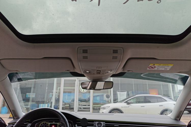 Used Volkswagen Magotan 2025 Zhongxiang Version 330TSI DSG Luxury Edition Headliner