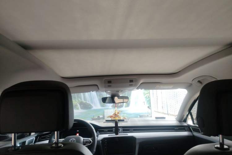 Used Volkswagen Magotan 2025 Zhongxiang Version 330TSI DSG Luxury Edition Headliner