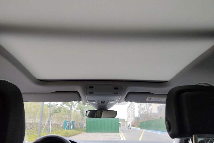 Used Volkswagen Magotan 2025 Zhongxiang Version 330TSI DSG Luxury Edition Headliner