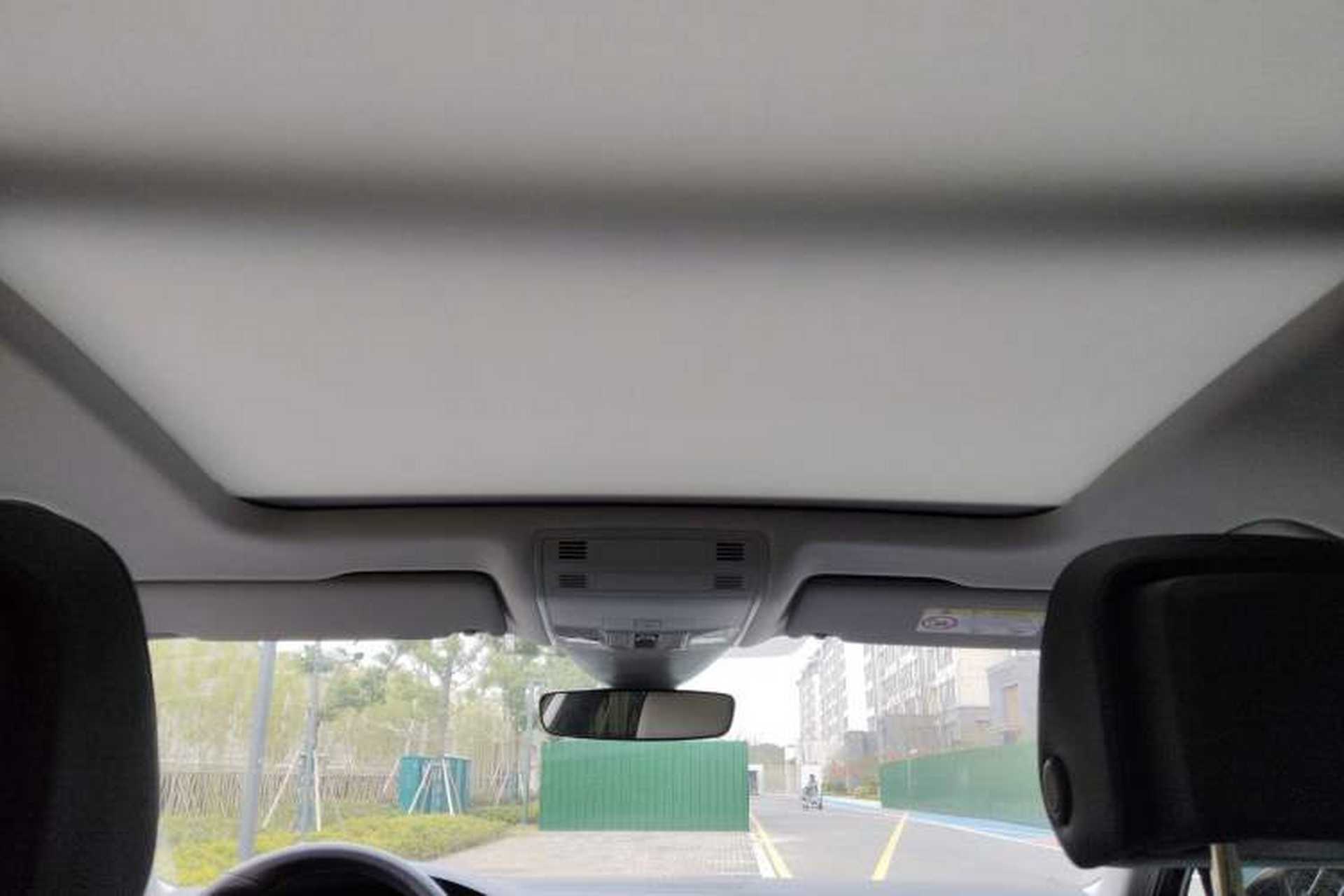 Used Volkswagen Magotan 2025 Zhongxiang Version 330TSI DSG Luxury Edition Headliner