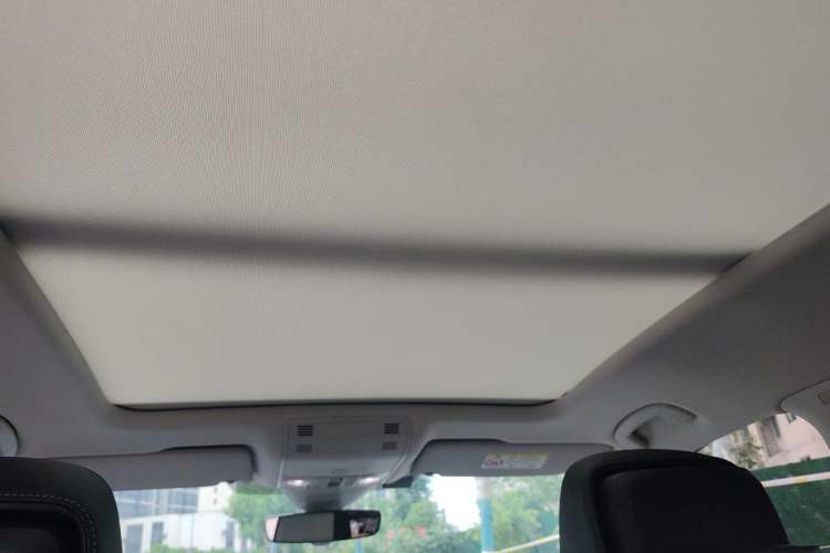 Used Volkswagen Magotan 2025 Zhongxiang Version 330TSI DSG Luxury Edition Headliner
