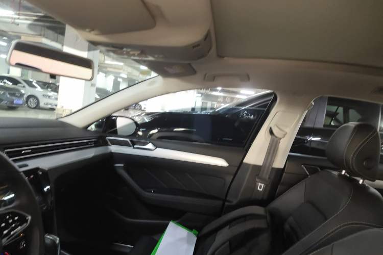 Used Volkswagen Magotan 2025 Zhongxiang Version 280TSI DSG Comfort Edition Headliner